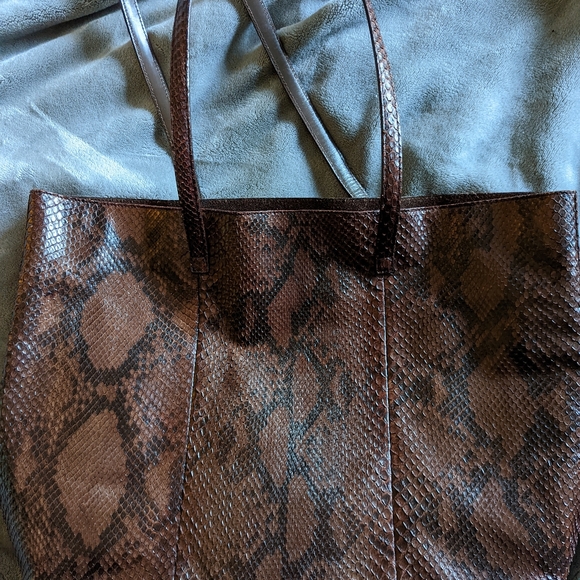 VINTAGE Gucci Python Tote - Picture 2 of 10
